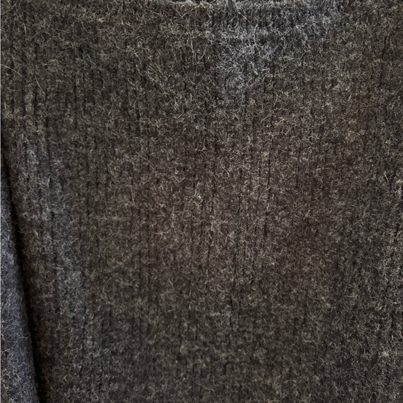 Tularosa off the shoulder sweater - Picture 3 of 3